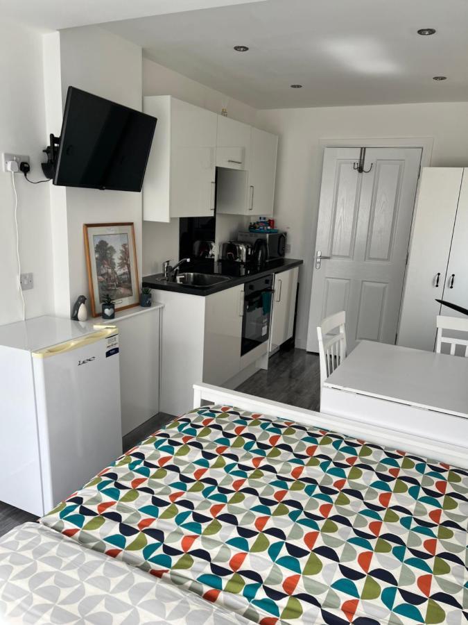 Modern Comfy One Bed Apartment - Free Parking Glasgow Dış mekan fotoğraf