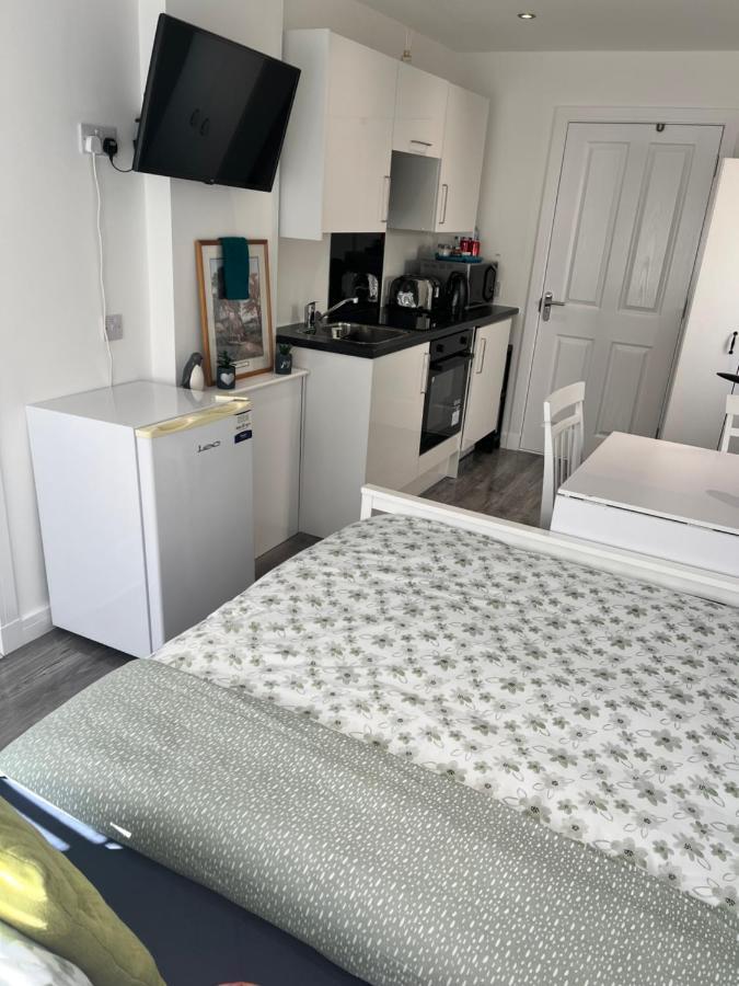 Modern Comfy One Bed Apartment - Free Parking Glasgow Dış mekan fotoğraf