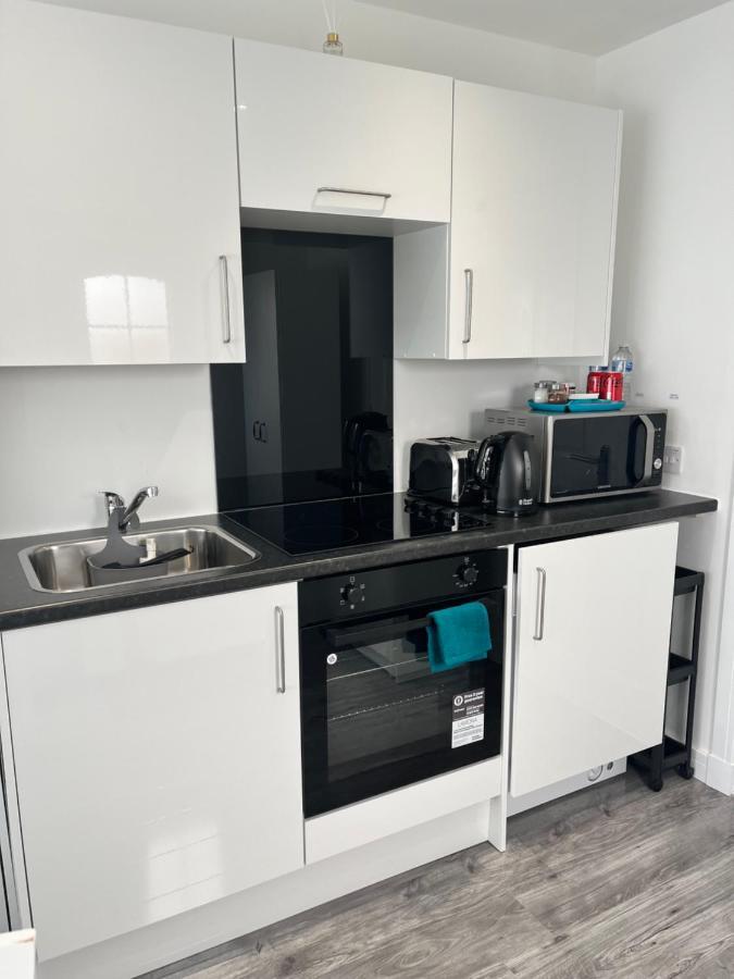 Modern Comfy One Bed Apartment - Free Parking Glasgow Dış mekan fotoğraf