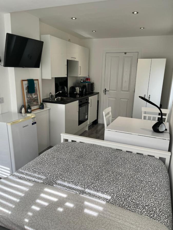 Modern Comfy One Bed Apartment - Free Parking Glasgow Dış mekan fotoğraf